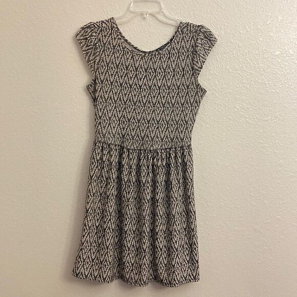 ♦️👗BeBop Dress A Cute Black and White Diamond Pattern ♦️ - Picture 3 of 7